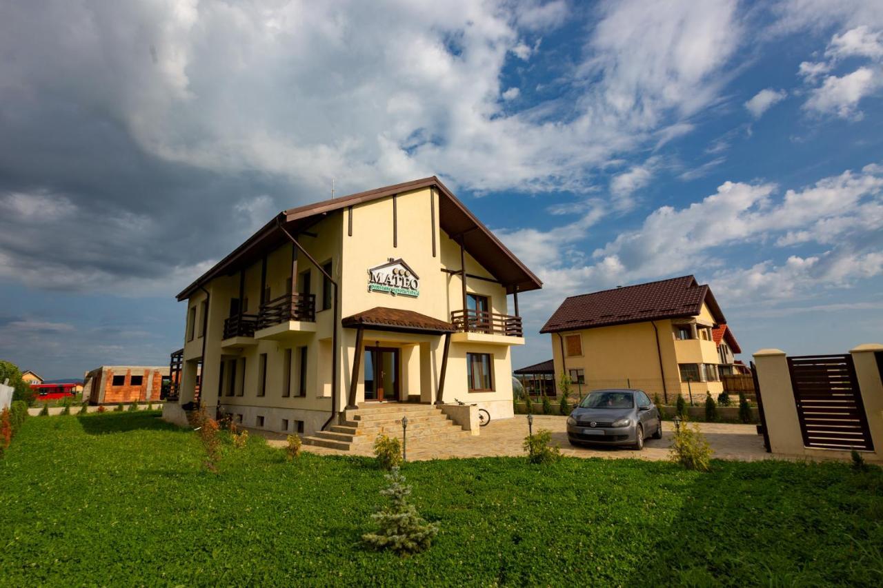 Pensiunea Mateo Hotell Buzău Exteriör bild