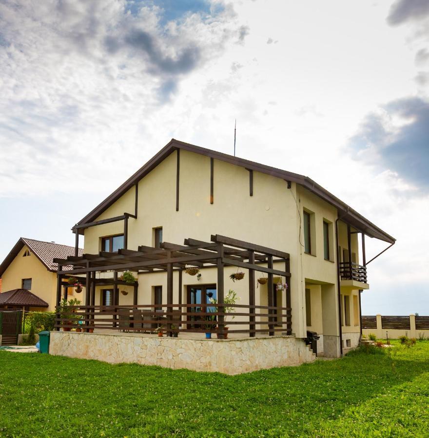 Pensiunea Mateo Hotell Buzău Exteriör bild