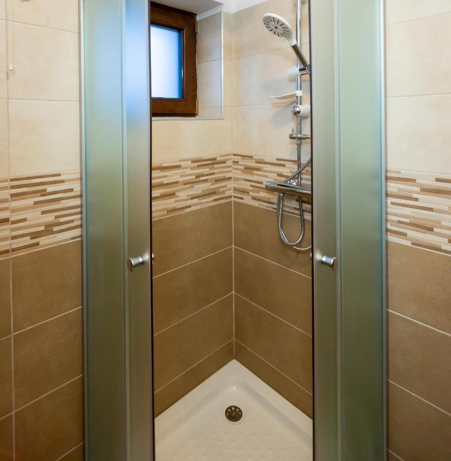 Pensiunea Mateo Hotell Buzău Exteriör bild