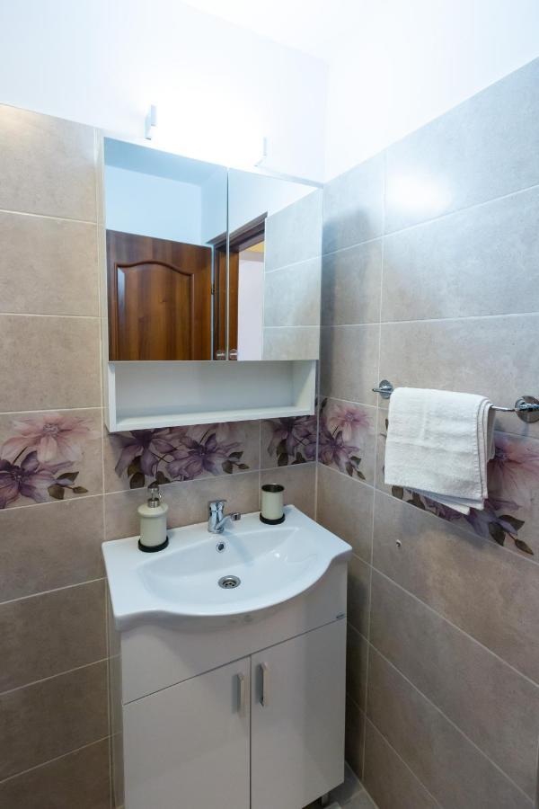 Pensiunea Mateo Hotell Buzău Exteriör bild